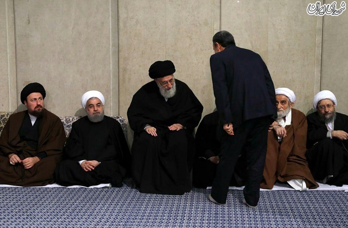 احمدی نژاد در مراسم بزرگداشت هاشمی+عکس