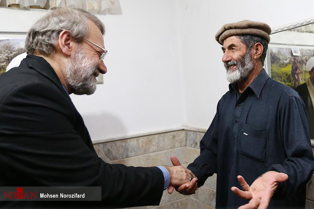 دیدار رئیس مجلس با خانواده شهدای مدافع حرم دیدار رئیس مجلس با خانواده شهدای مدافع حرم