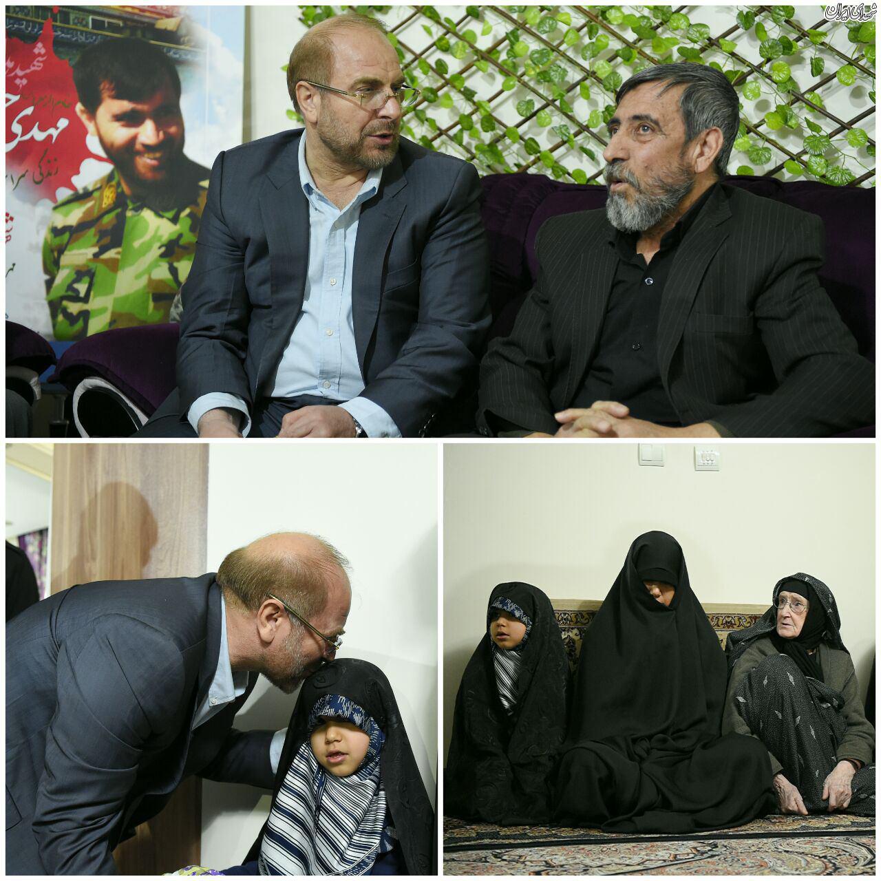 دیدار قالیباف با خانواده شهید مدافع حرم+عکس دیدار قالیباف با خانواده شهید مدافع حرم+عکس