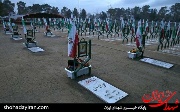 عکس/ حضور رهبر انقلاب در مرقد مطهر امام راحل و گلزار شهدای بهشت زهرا