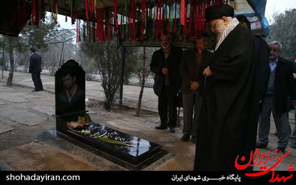 عکس/ حضور رهبر انقلاب در مرقد مطهر امام راحل و گلزار شهدای بهشت زهرا