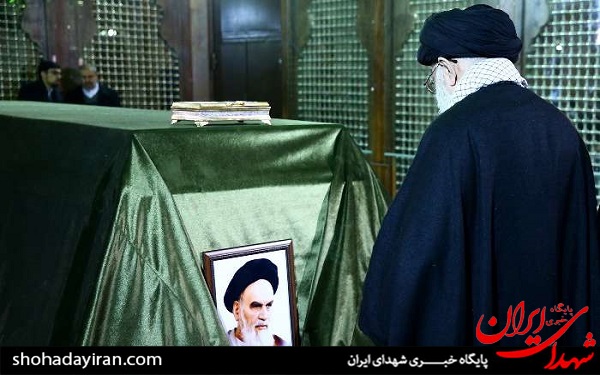 عکس/ حضور رهبر انقلاب در مرقد مطهر امام راحل و گلزار شهدای بهشت زهرا