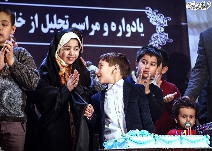 وقتی فرزند شهید مدافع حرم غافلگیر شد+عکس وقتی فرزند شهید مدافع حرم غافلگیر شد+عکس