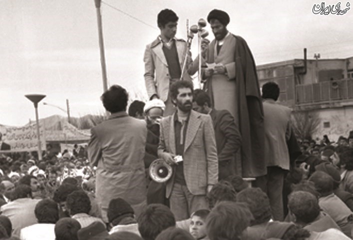 پایین کشیدن مجسمه شاه به روایت شهید همت+عکس پایین کشیدن مجسمه شاه به روایت شهید همت+عکس