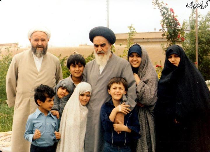 امام روح الله در کنار داماد و نوه هایش+عکس