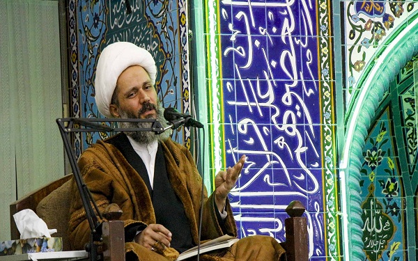 تجمع مردم انزلی علیه نماینده حامی فتنه! + عکس