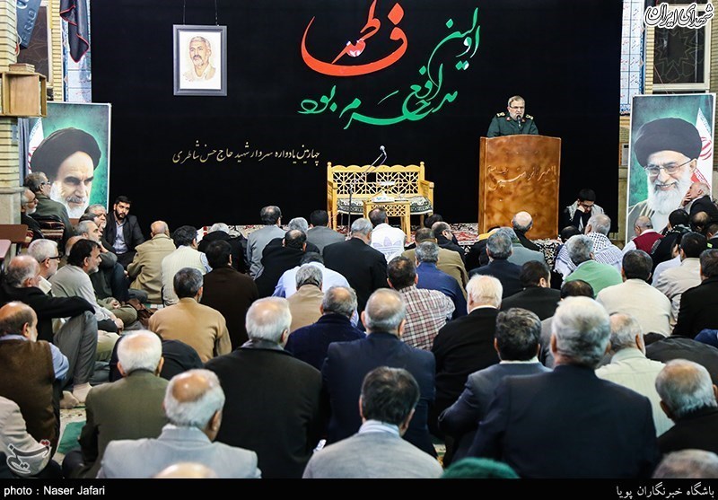 احمدی نژاد در مراسم شهید شاطری +عکس