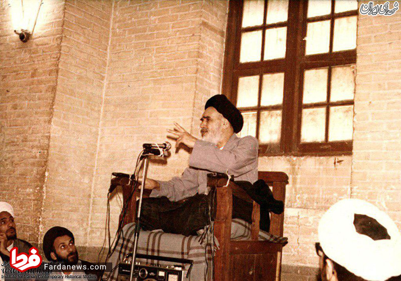 امام(ره) در مسجد شیخ انصاری نجف+عکس