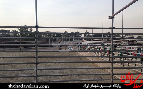 عکس/ آماده سازی محل تدفین شهدای آتشنشان