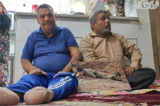 دیدار عکاس و رزمنده خیبر پس از ۳۳ سال +عکس دیدار عکاس و رزمنده خیبر پس از ۳۳ سال +عکس