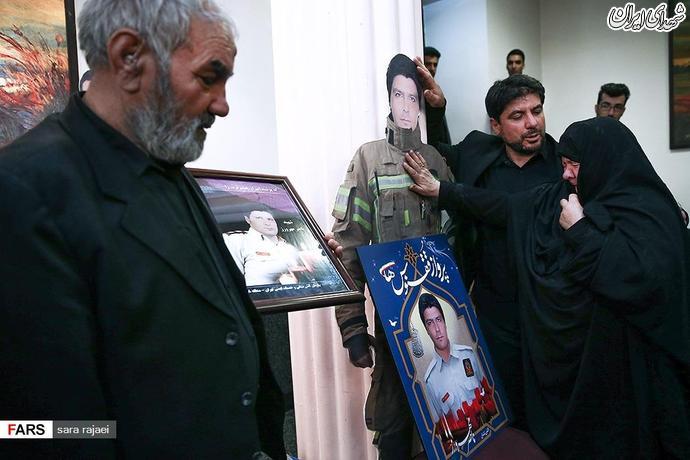 دختر شهید آتش‌نشان پدر را در آغوش کشید+عکس