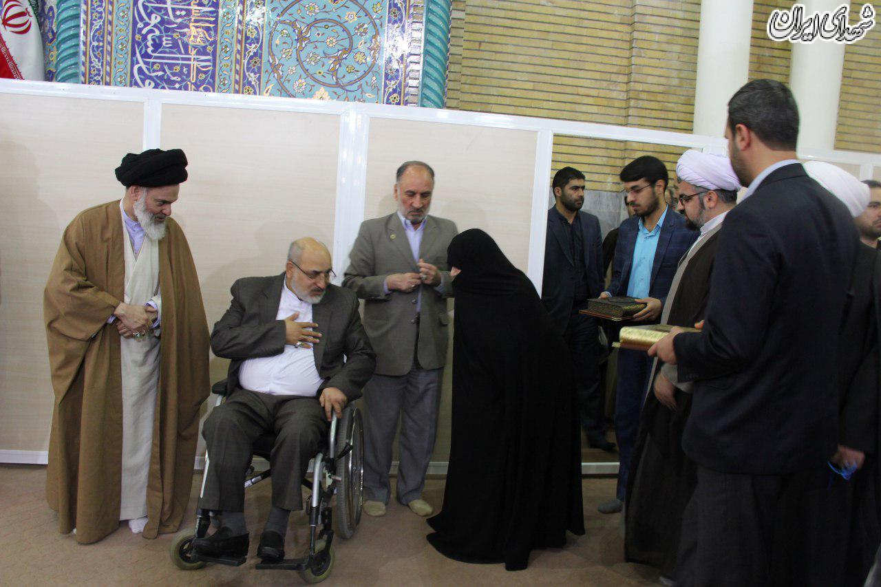 از مادر شهیدان زین الدین تجلیل شد+عکس