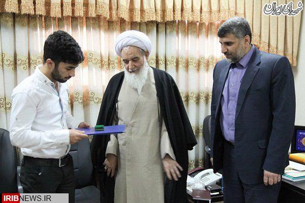 هدیه رهبر انقلاب به قهرمان کرمانشاهی +عکس هدیه رهبر انقلاب به قهرمان کرمانشاهی +عکس