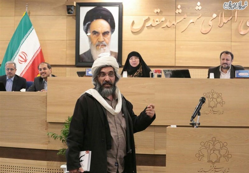 جلیلی با ظاهری متفاوت در شورای شهر +عکس