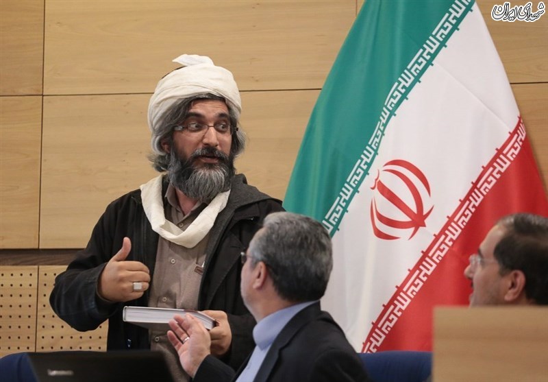 جلیلی با ظاهری متفاوت در شورای شهر +عکس