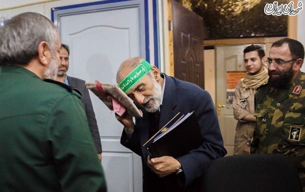 حسین شریعتمداری خادم الشهدا شد+عکس حسین شریعتمداری خادم الشهدا شد+عکس