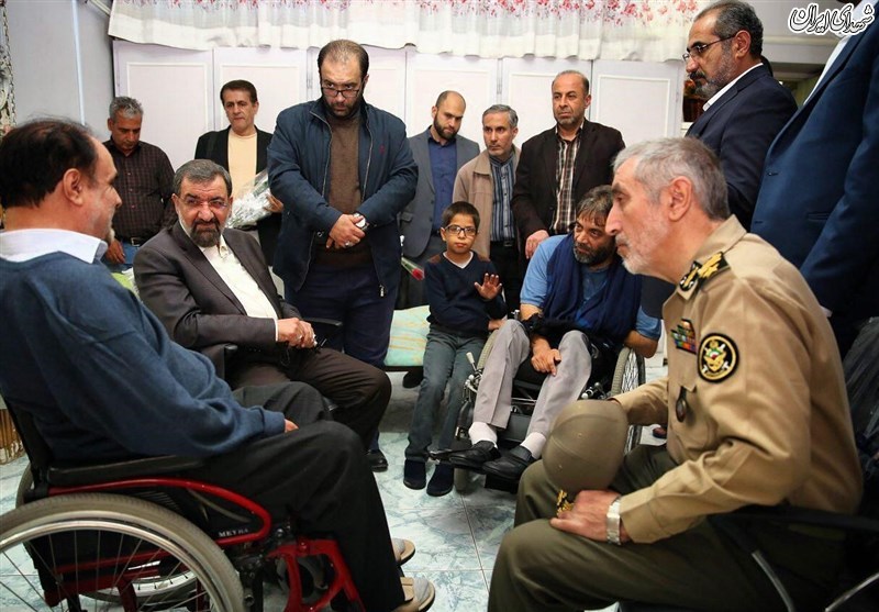 عیادت محسن رضایی از جانبازان مرکز توانبخشی عیادت محسن رضایی از جانبازان مرکز توانبخشی
