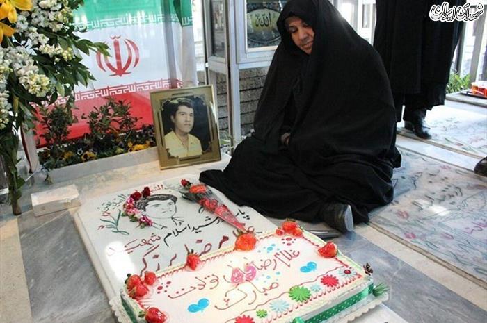 جشن تولد ۴۵ سالگی یک شهید + عکس جشن تولد ۴۵ سالگی یک شهید + عکس