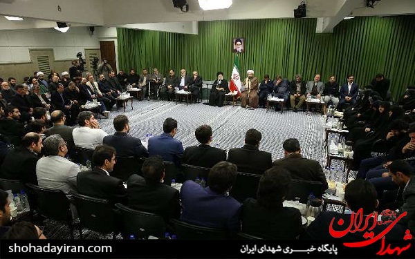 عکس/ دیدار جمعی از شاعران مذهبی سرا با مقام معظم رهبری