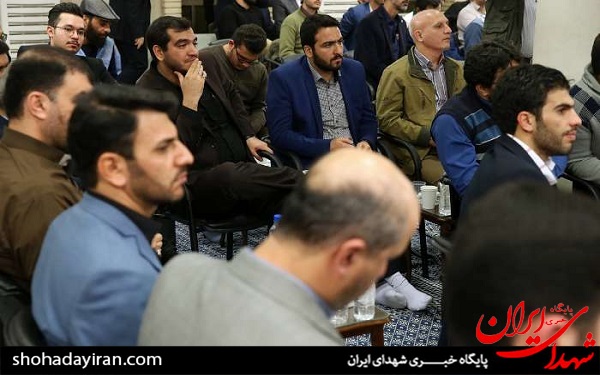 عکس/ دیدار جمعی از شاعران مذهبی سرا با مقام معظم رهبری