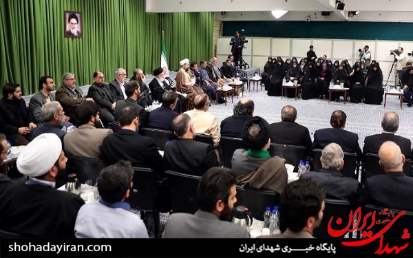 عکس/ دیدار جمعی از شاعران مذهبی سرا با مقام معظم رهبری