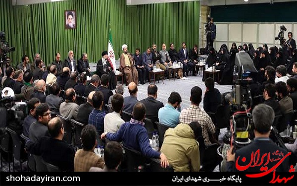 عکس/ دیدار جمعی از شاعران مذهبی سرا با مقام معظم رهبری