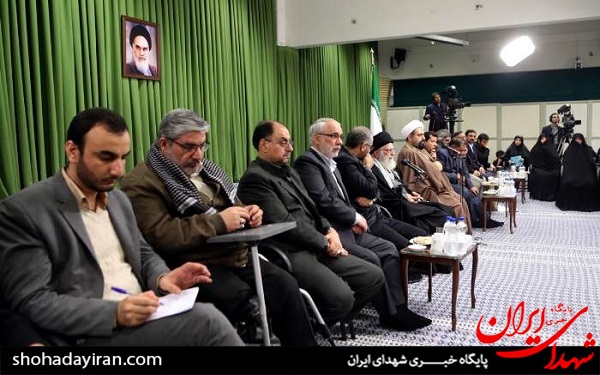 عکس/ دیدار جمعی از شاعران مذهبی سرا با مقام معظم رهبری