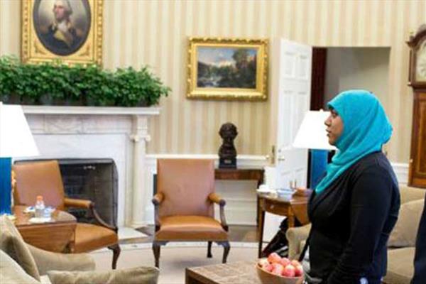 قدیمی ترین زن محجبه کاخ سفید استعفا داد!