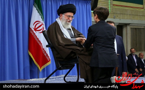 عکس/دیدار اعضای اتحادیه انجمن‌های اسلامی دانش آموزان با رهبر انقلاب