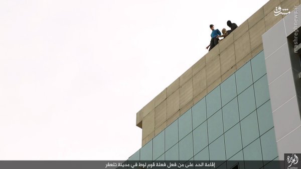اعدام فجیع جوان عراقی بدست داعش+عکس اعدام فجیع جوان عراقی بدست داعش+عکس