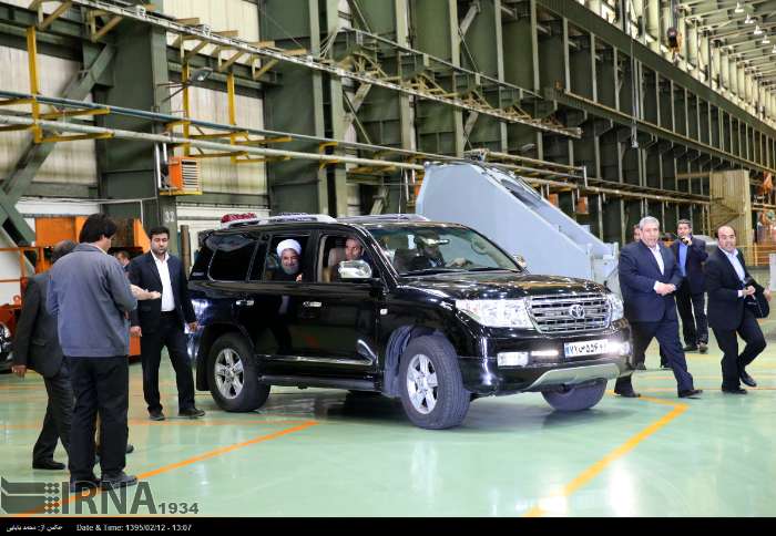 عکس/ روش روحانی برای بازدید از کارخانه