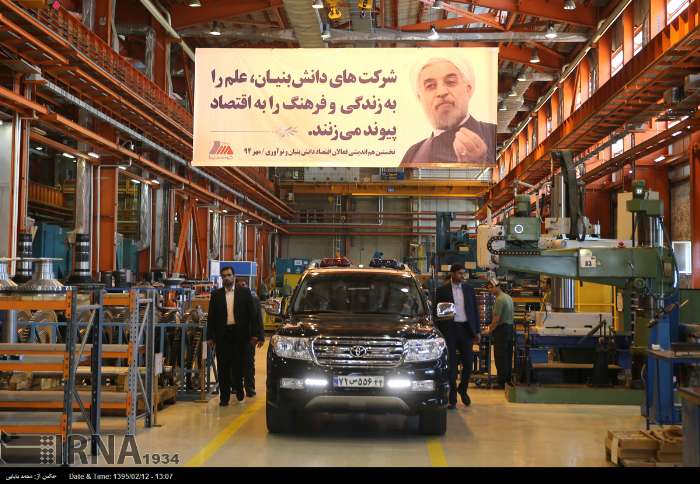 عکس/ روش روحانی برای بازدید از کارخانه