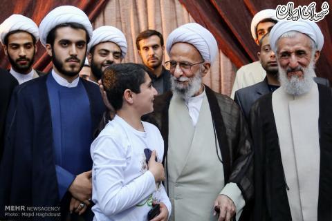 عمامه‌گذاری ‌طلاب با حضور علامه مصباح+عکس