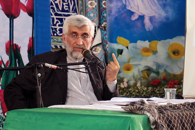 انقلابی هزینه می‌دهد اما غیرانقلابی هزینه می‌کند