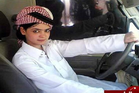 لایی کشیدن دختران سعودی با لباس مبدل!+عکس لایی کشیدن دختران سعودی با لباس مبدل!+عکس