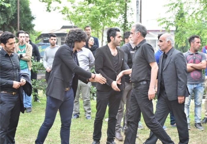 بازیکنان ملوان بر سرمزار مهرداد اولادی +تصاویر بازیکنان ملوان بر سرمزار مهرداد اولادی +تصاویر