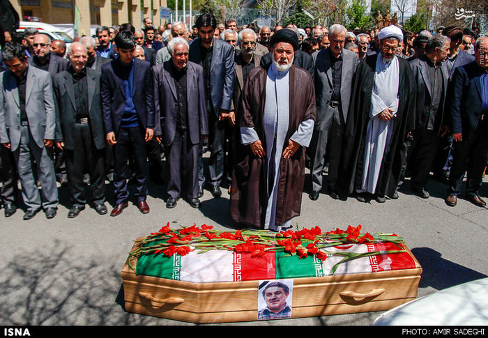 عکس/ تشییع پیکر جانباز شهید حسین‌زاده