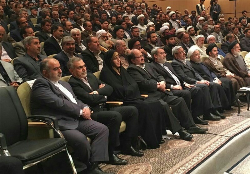 حضور مجدد«حسین فریدون»در کنار رئیسجمهور+ عکس حضور مجدد«حسین فریدون»در کنار رئیسجمهور+ عکس