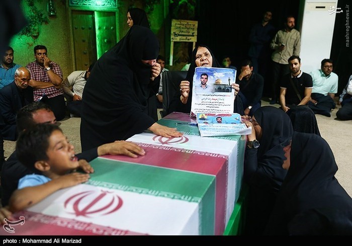 عکس/ وداع با دو شهید مدافع حرم در معراج شهدا