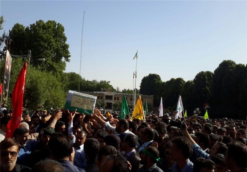 عکس/تشییع باشکوه شهید رستمی مقدم در خرمآباد عکس/تشییع باشکوه شهید رستمی مقدم در خرمآباد