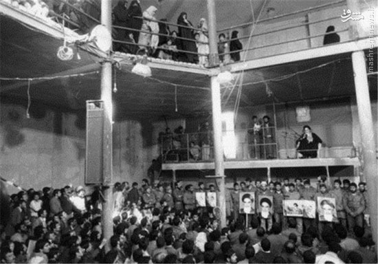 چرا رهبر انقلاب در چرا رهبر انقلاب در