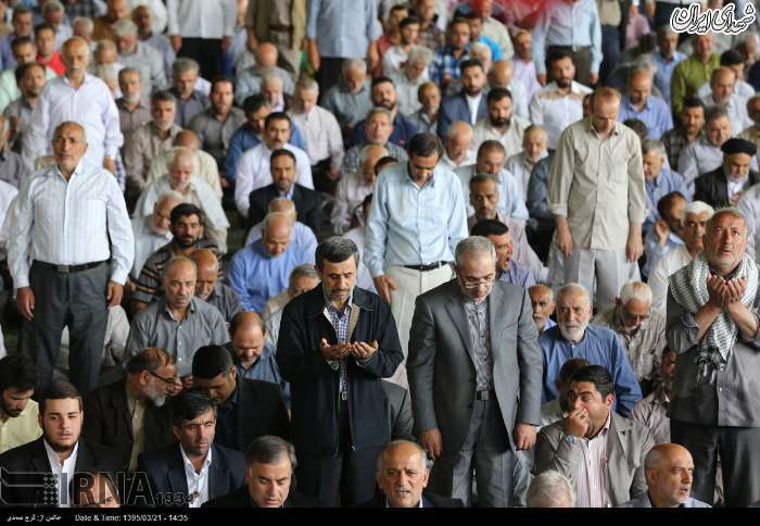 احمدی‌نژاد در نمازجمعه دیروز تهران+ عکس