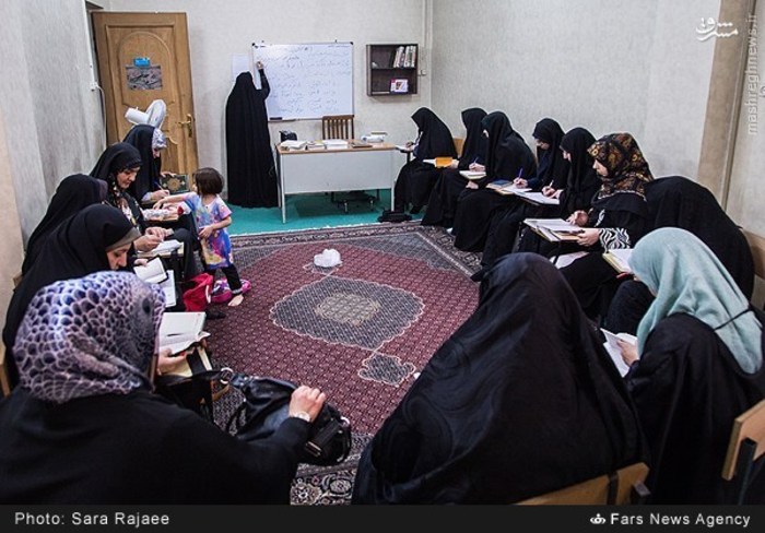 عکس/ زنی با شغل انبیاء عکس/ زنی با شغل انبیاء