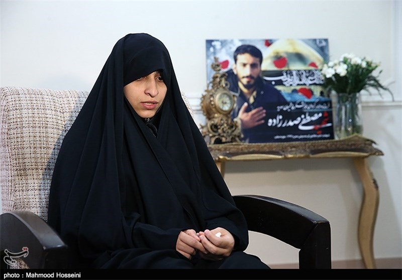 همسر شهید:خانواده شهدای افغان مدافع حرم مظلومند همسر شهید:خانواده شهدای افغان مدافع حرم مظلومند