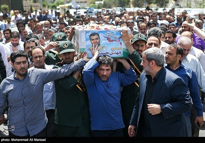 وداع با پیکر شهید مدافع حرم«مهدی حیدری»+تصاویر