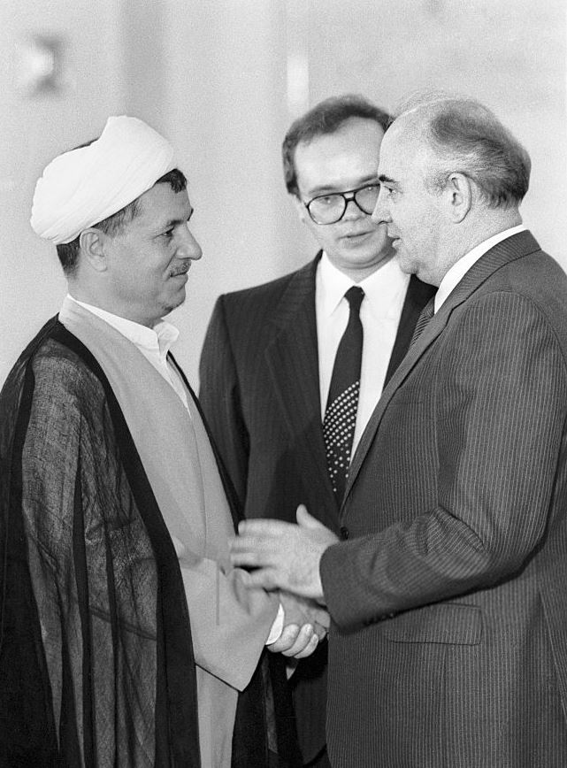 عکسی از دیدار هاشمی رفسنجانی و گورباچف عکسی از دیدار هاشمی رفسنجانی و گورباچف