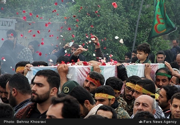 در تلگرام خواندم لشکر ۲۵ کربلا در محاصره است در تلگرام خواندم لشکر ۲۵ کربلا در محاصره است