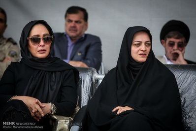 عکس/مراسم تشییع پیکر همسر شهید بابایی