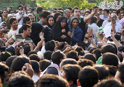 این خاندان مدعی صاحب انقلاب فراموش کردهاند که...! این خاندان مدعی صاحب انقلاب فراموش کردهاند که...!