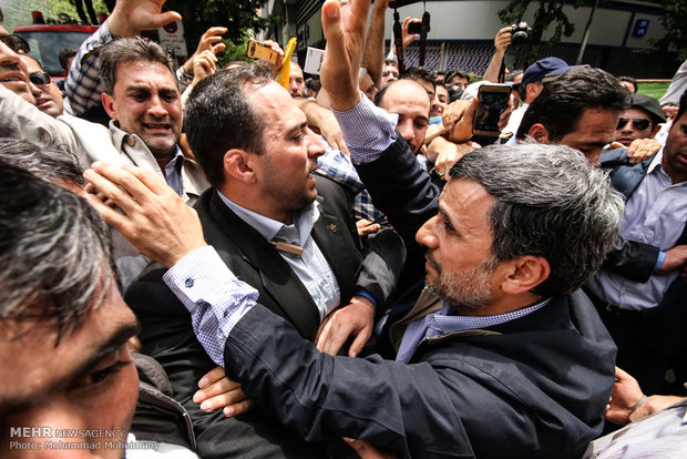 استقبال از احمدی‌نژاد در راهپیمایی روز قدس +تصاویر